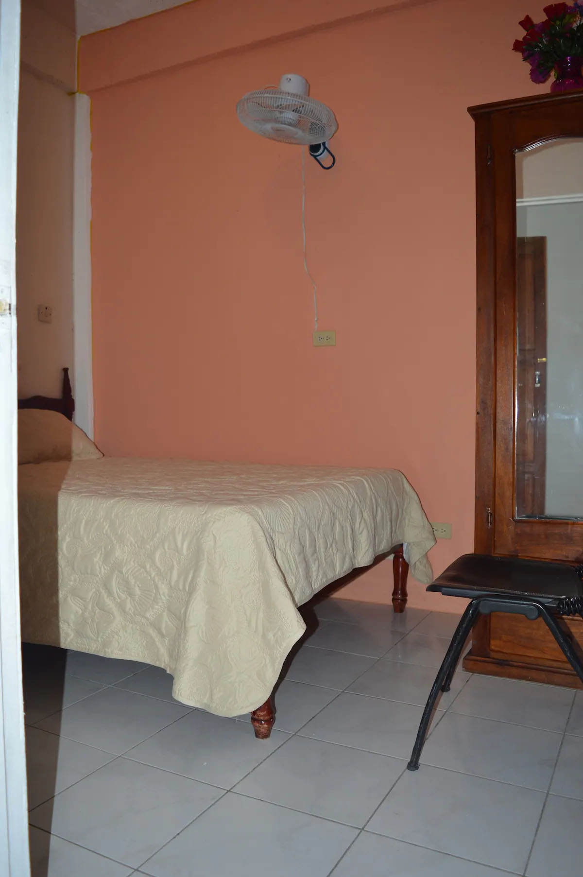 room B-4.jpg room B-4.jpg